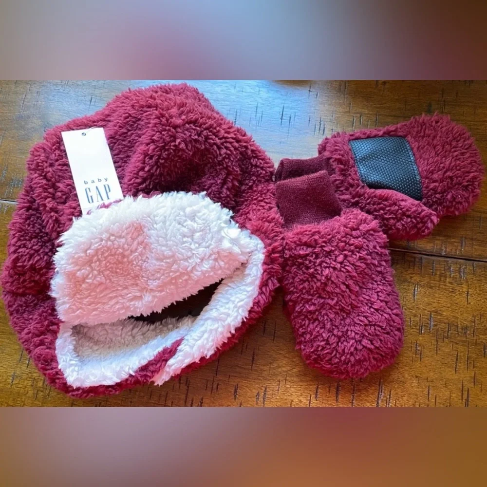 •NWT•Baby Gap Sherpa Trapper Hat/Mitten Set